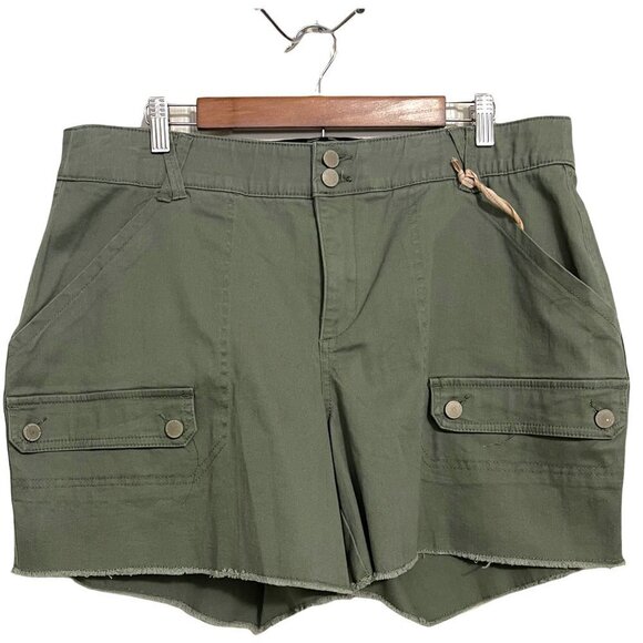 Democracy Women's NWT Green Ableisure High Rise Cut Off Cargo Shorts Plus Sz 24W - Picture 2 of 10